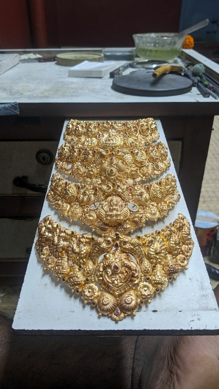 Elegant Gold Necklaces for Timeless Style